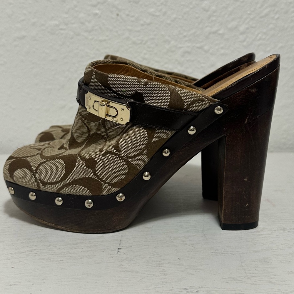 Coach Jodi Tan Signature Canvas Peep-Toe Clog Heels with Gold Buckle y2k vintage - Picture 2 of 12
